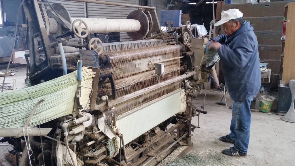 ②いぐさ織機と門田さん