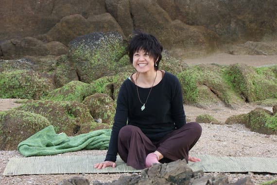 島の素晴らしい自然の中で、ヨガを体験してみませんか？ー『しぜんな身体の整え学』教授紹介